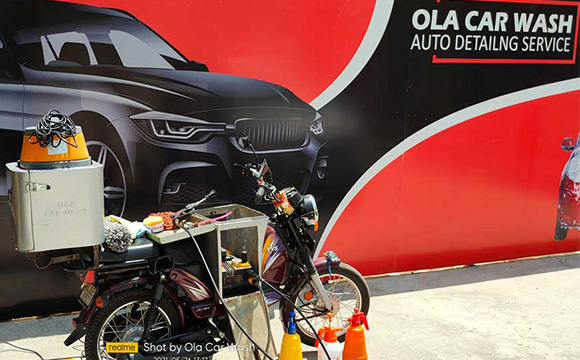Hydraulic Lift of Ola Car Wash